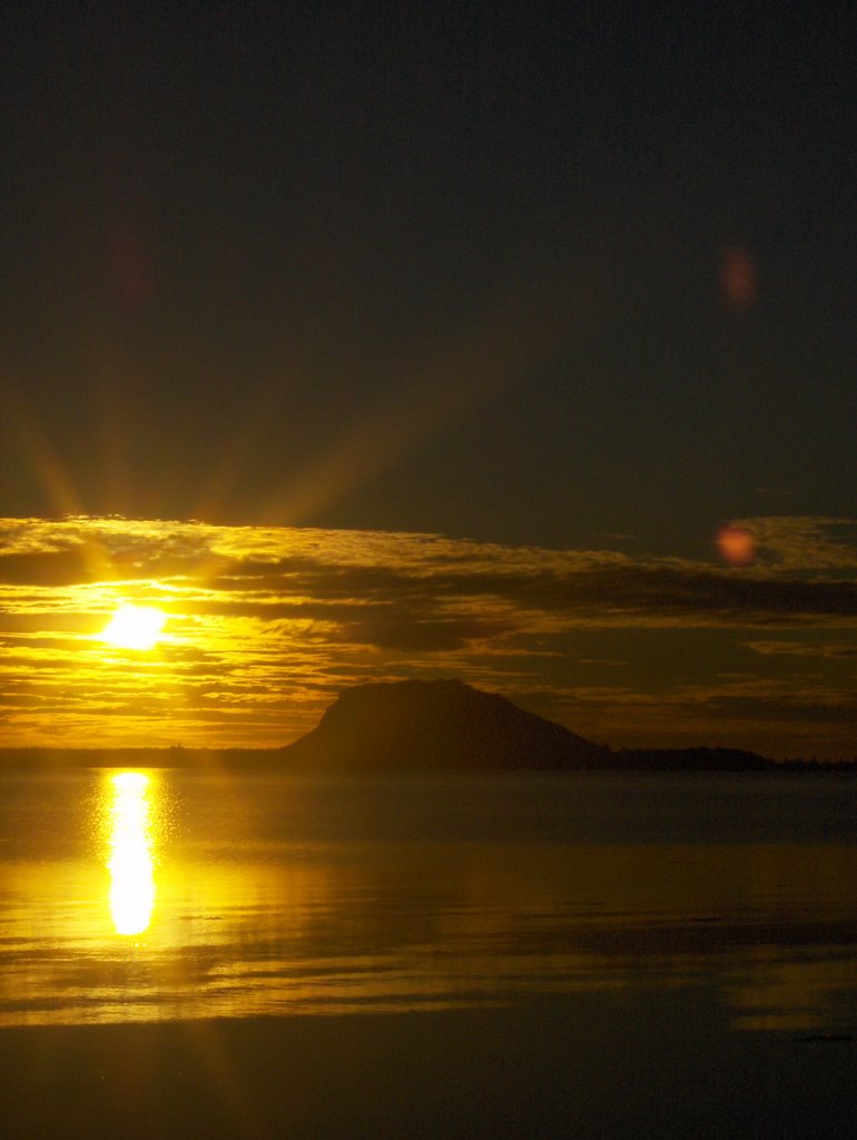 Maunganui at sunrise