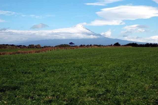 Mt Taranaki showing a glimpse of its beauty, Jan 2007