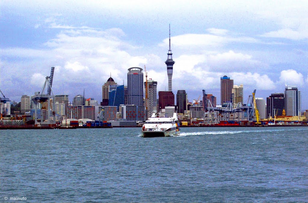 Sky Tower in Auckland, tallest Building in the Southern Hemisphere 2005