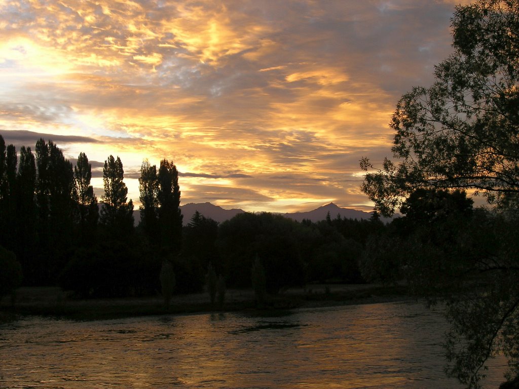 Sunset at Cultha River at Albert Town municipal campground