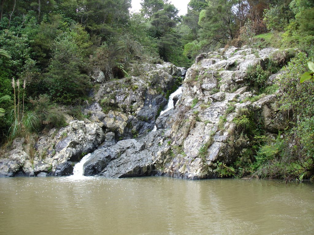 Te Maketu Waterfall