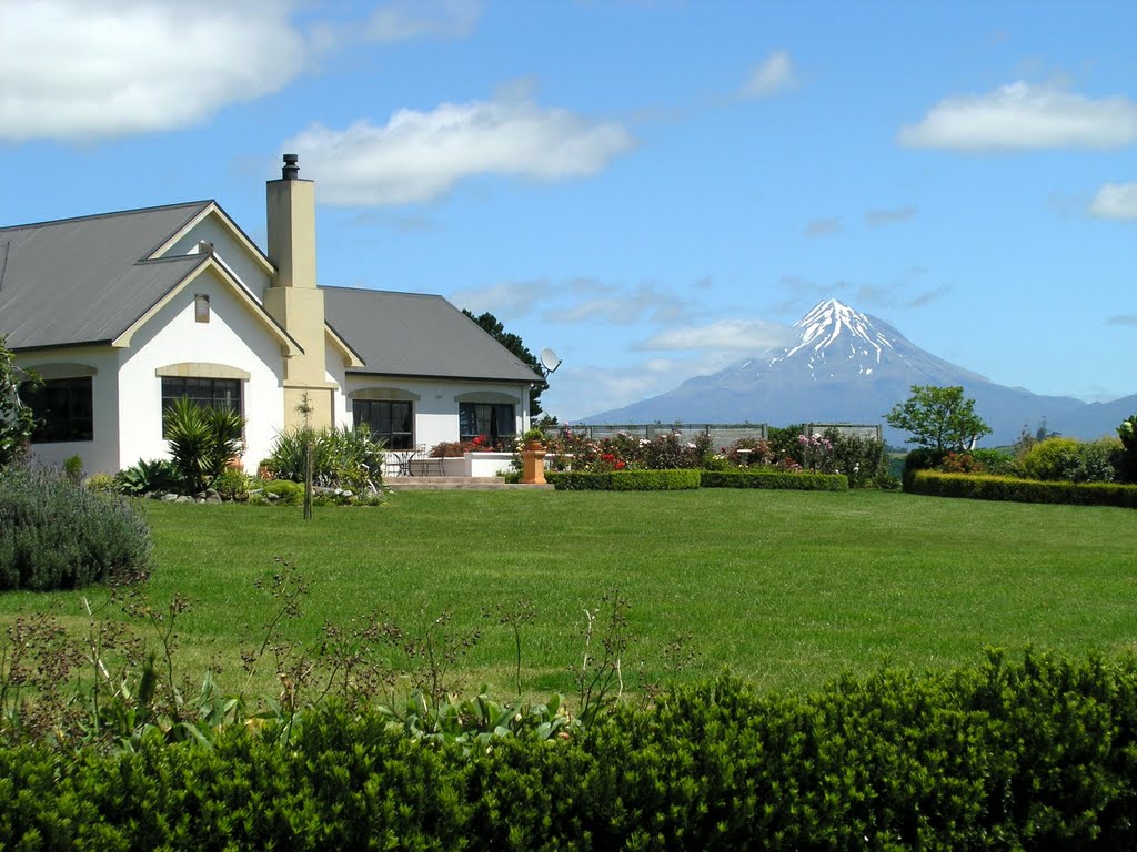 The house with a view - holiday house in Lepperton with view of Mt. Taranaki
