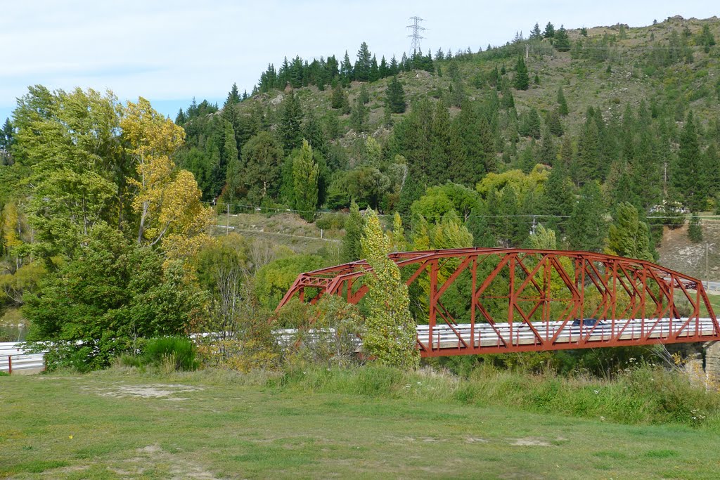 Bridge over the River Clutha: Fruitgrowers Road, Clyde, NZ