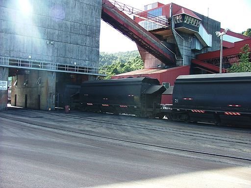 train coal loader at Ngakawau
