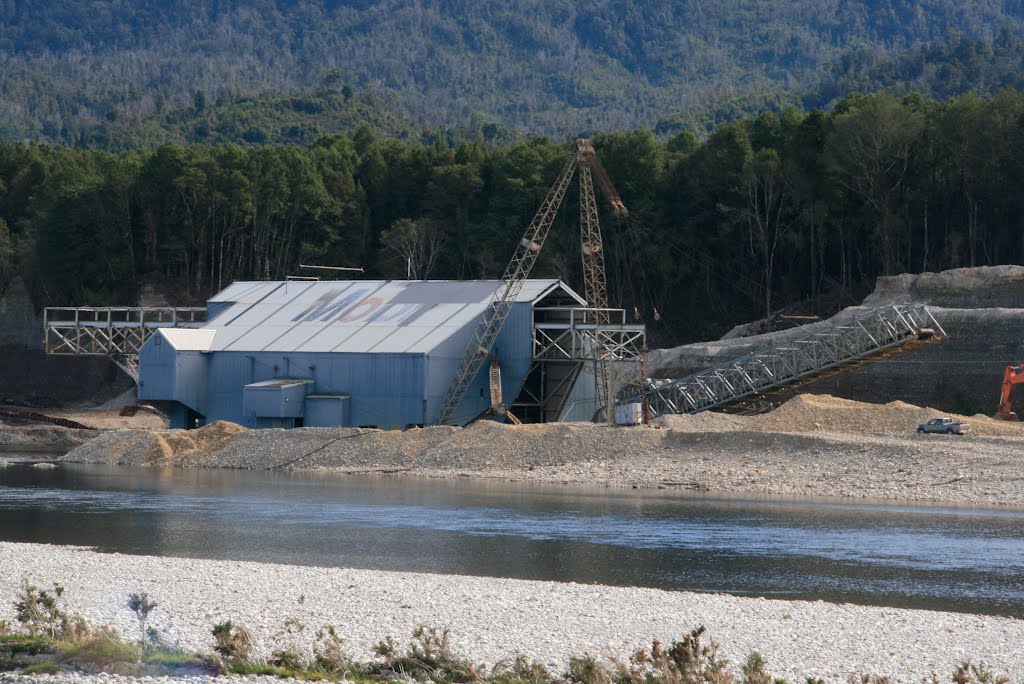 Ngahere gold dredge at work in the Grey River